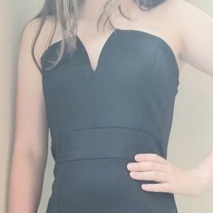 - Windsor v neck party dress